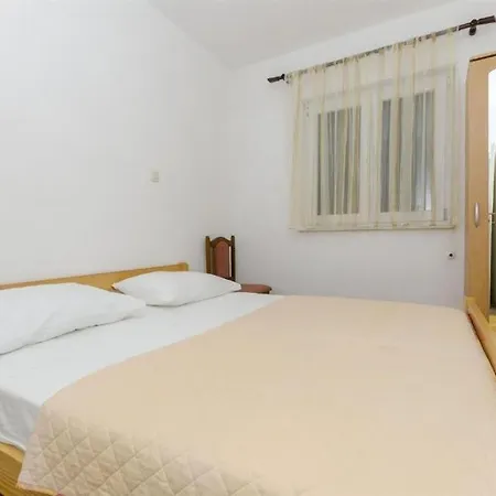 Apartment With Parking Space - 19064 Rogoznica (Sibenik-Knin)