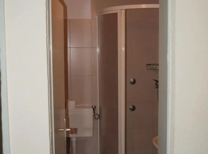 With Parking Space - 19064 Apartamento Rogoznica (Sibenik-Knin)