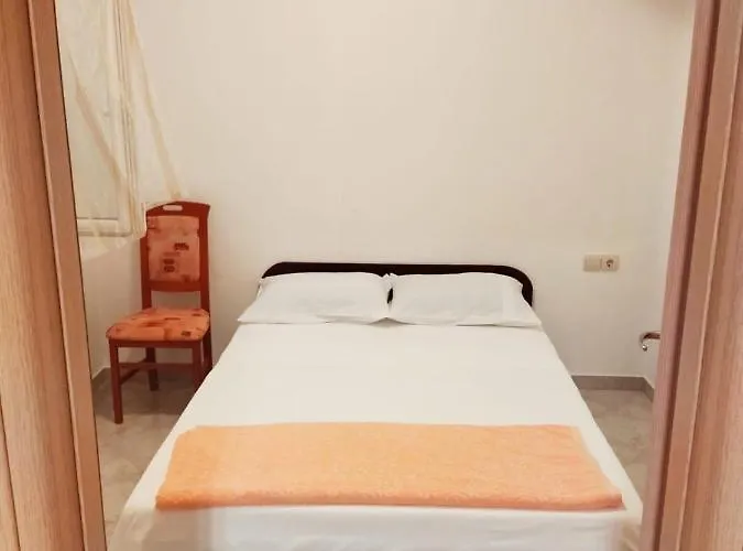 Apartamento With Parking Space - 19064 Rogoznica (Sibenik-Knin)