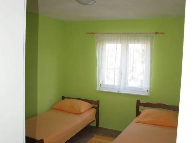 With Parking Space - 19064 Apartamento Rogoznica (Sibenik-Knin)